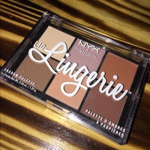 Too Faced Makeup - Too Faced Sweet Peach palette + Nyx Lid Lingere Too Faced Makeup - Too Faced Sweet Peach palette + Nyx Lid Lingere